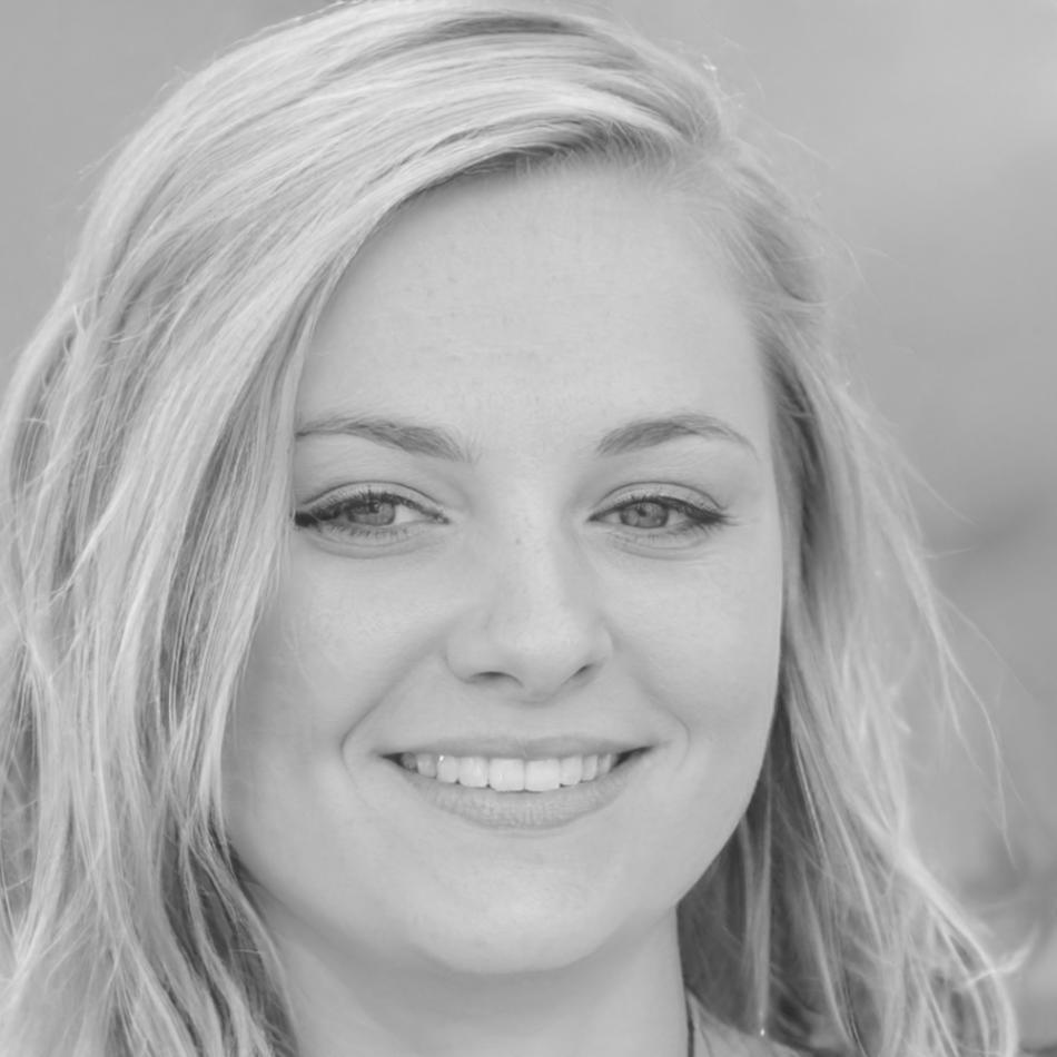 Ioana Petrescu, Consultant Financiar Senior mirevalitho